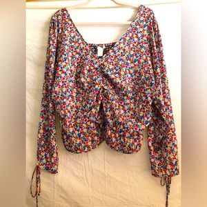 H& M colorful floral top brand new tags on size XL